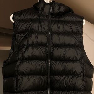 Aritzia Tna Little Puff Vest 2021